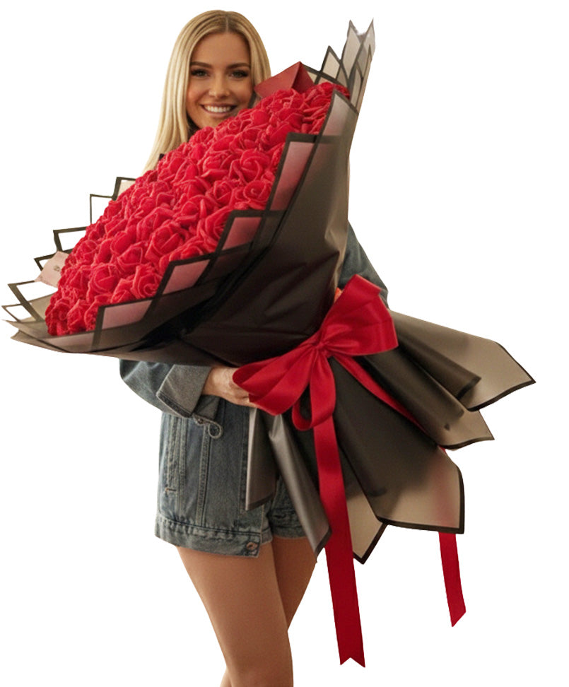 Букет от 101 рози фоам с брокат, издължена база и корона